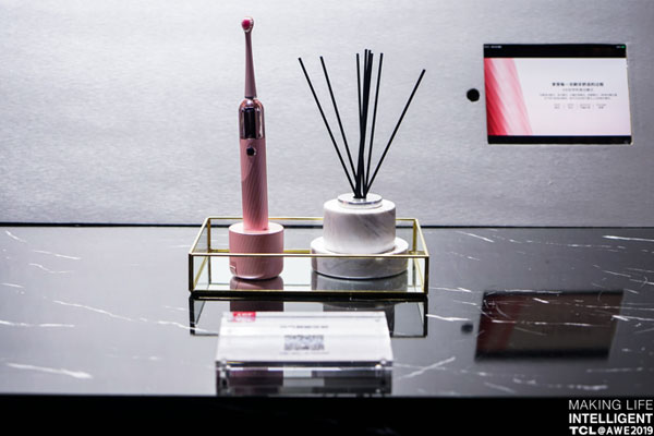 �ÿ��ֺ��� AWE�����I(l��ng)��XESS��Ů�����׵�����