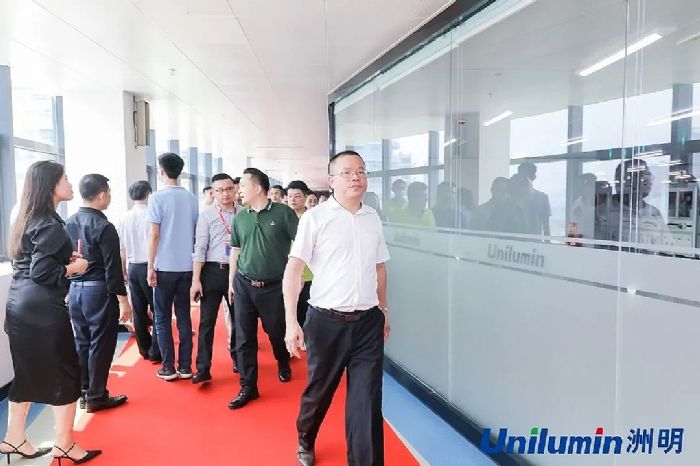 �h��W�����C��ȶ��ý�w�����ȫ�����LED�@ʾ��������أ����Ї��V�|�Q����